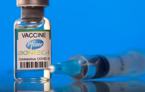 Omicron làm giảm hiệu quả hai mũi vắc xin Pfizer nhưng chịu thua trước mũi bổ sung