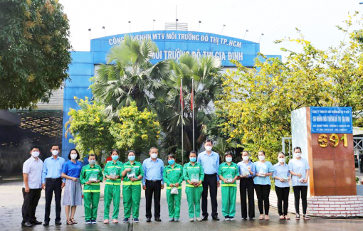 Cần chung tay để nữ công nhân vệ sinh môi trường có cuộc sống tốt hơn