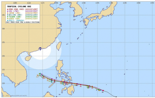 Bão Rai giật cấp 12 đang hướng vào Biển Đông, 19 tỉnh phải họp khẩn