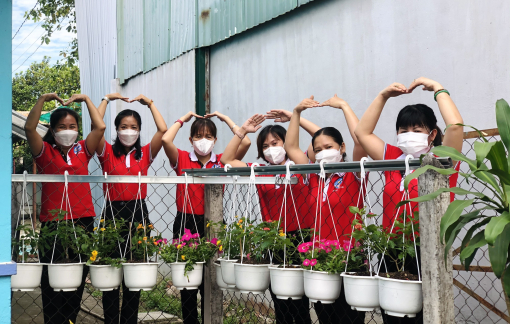 Phụ nữ Củ Chi thực hiện công trình "Vườn hoa nhà Mẹ"