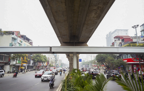 Hà Nội: Cận cảnh xây dựng cầu vượt dành cho người đi bộ gần 4 tỷ qua đường Nguyễn Trãi
