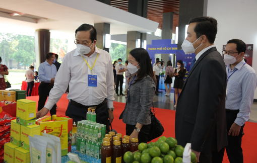 Hạ tầng không đồng bộ cản trở kết nối TPHCM với Đồng bằng sông Cửu Long