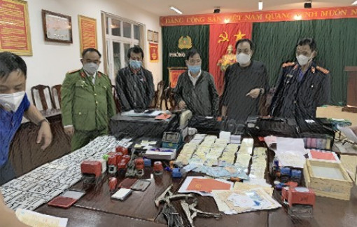Triệt phá đường dây làm giả các loại giấy tờ thu lợi bất chính hơn 30 tỷ đồng