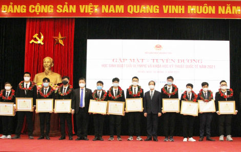 Bộ GD-ĐT tuyên dương học sinh đoạt giải Olympic và Khoa học kỹ thuật quốc tế năm 2021