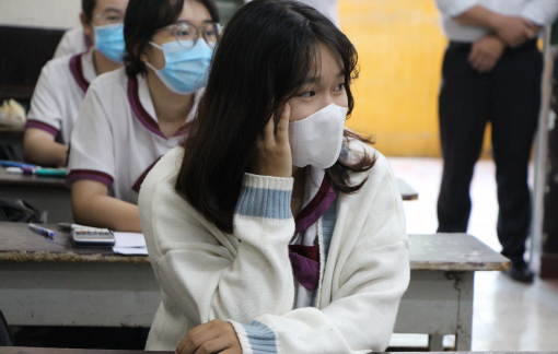 Sau 2 tuần thí điểm, TPHCM quyết định học sinh khối 9, 12 tiếp tục học trực tiếp sau 27/12