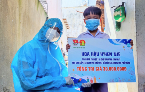 Hoa hậu H’Hen Niê là công dân trẻ tiêu biểu TPHCM 2021