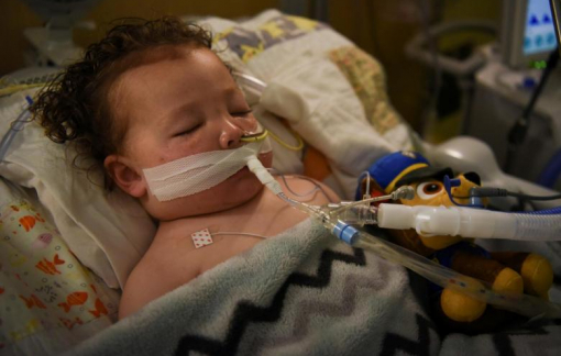 New York báo động khi số trẻ em nhập viện vì COVID-19 tăng nhanh