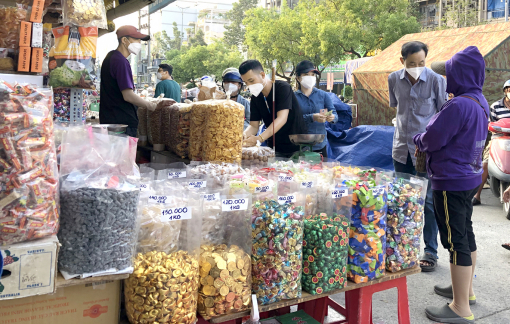 Cuối năm, bánh kẹo cận, hết hạn sử dụng tràn ngập