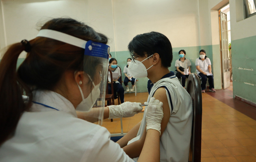 Ai từ chối tiêm vắc xin ngừa COVID-19 sẽ được xếp vào nhóm nguy cơ cao