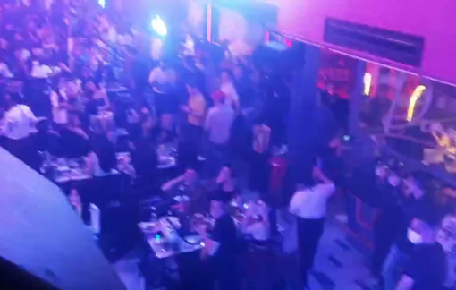 Đột kích nhà hàng District K, nhiều nam thanh nữ tú phê ma túy ngày đầu năm