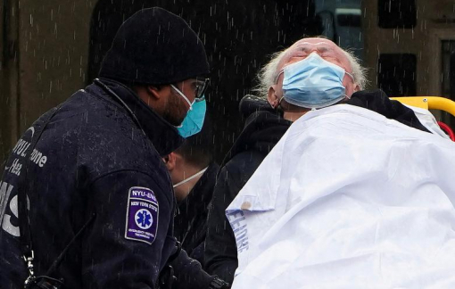 Omicron thúc đẩy số ca nhập viện tăng đột biến tại Mỹ