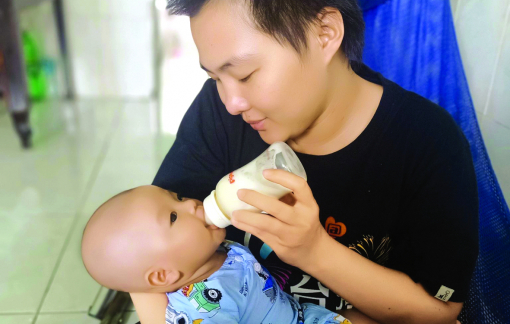 Hai người mẹ "chia nhau thở" giành sự sống