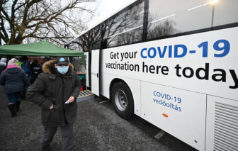 Cứ 10 người thì có 1 người mắc COVID-19 tại Anh