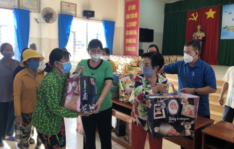 600 phần quà Tết đến với những hoàn cảnh khó khăn ở Tiền Giang
