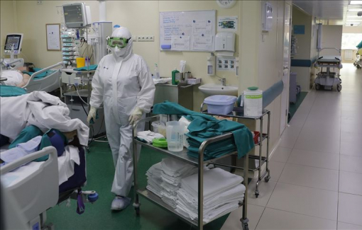 Nga: Số ca mắc COVID-19 tăng gấp đôi do Omicron