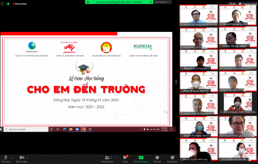 400 suất học bổng được trao tại lễ trao học bổng “Cho em đến trường” lần thứ 18