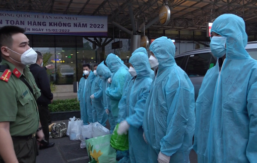 Trục xuất 12 người nước ngoài nhập cảnh trái phép lẩn trốn ở TPHCM