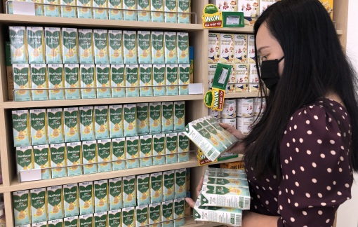 “Nutifood Yêu Việt Nam” chia sẻ khó khăn với mẹ Việt đảm bảo đủ sữa cho con mùa dịch