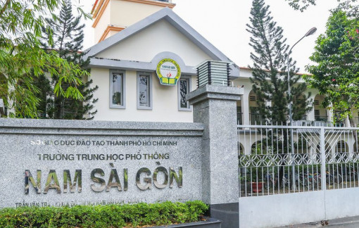 Yêu cầu làm rõ trách nhiệm hiệu trưởng F1 vẫn đến trường làm việc