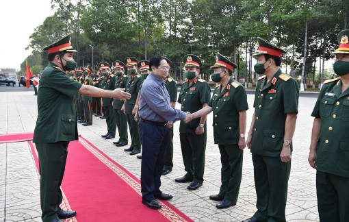 Thủ tướng Phạm Minh Chính thăm và chúc tết bộ đội miền Tây