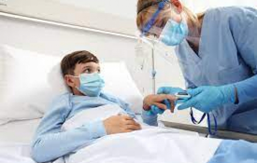 Chuyên gia kêu gọi nhanh chóng tiêm ngừa COVID-19 cho trẻ em