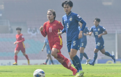 Đến lượt tuyển nữ Việt Nam "lì xì" người hâm mộ bằng 2 bàn thắng vào lưới Thái Lan