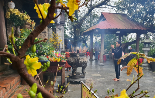 Đầu năm Nhâm Dần viếng chùa Hương Tích