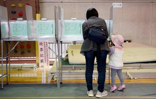 Nhật xem xét thay đổi luật đăng ký khai sinh cho trẻ có mẹ là phụ nữ tái hôn