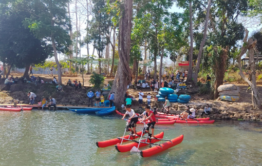 Khách du lịch đổ xô về các tỉnh Tây Nguyên trong dịp Tết Nguyên đán