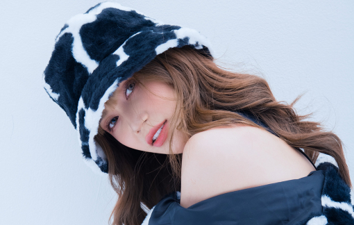 Sĩ Thanh khoe vẻ đẹp nóng bỏng đầu năm