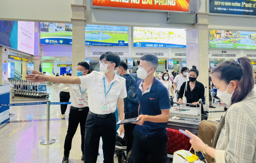 Tăng cường các chuyến bay đêm để "giải" lượng người đổ vào Nam