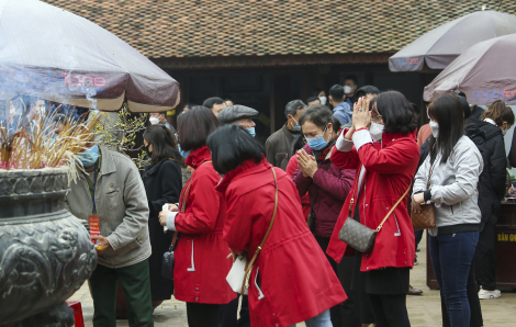 Nam Định: Không tổ chức khai ấn, đền Trần vẫn đón hàng ngàn khách mỗi ngày
