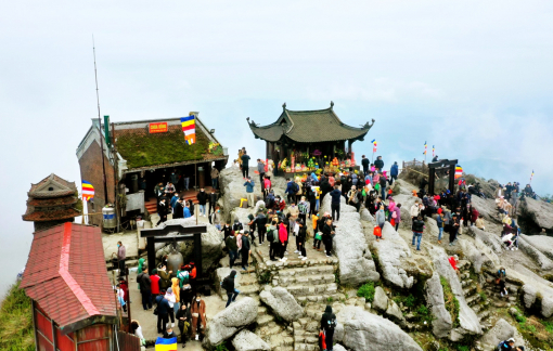 Các điểm đến quá tải khi du lịch tự túc “lên ngôi”