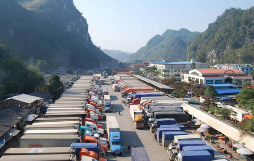Các cửa khẩu tại Lạng Sơn lại dừng tiếp nhận phương tiện chở rau quả tươi