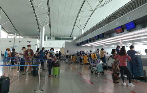 Sân bay Tân Sơn Nhất "tăng nhiệt" sau khi mở lại các đường bay quốc tế