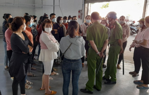 Vụ hàng trăm công nhân tập trung đi đòi lương: Công ty tuyên bố tạm dừng hoạt động