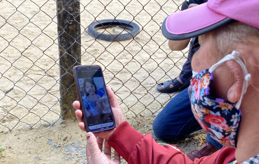 Vụ cha ném con gái 5 tuổi xuống sông: Nước mắt người bà, người mẹ