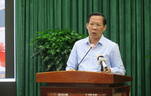 Chủ tịch UBND TPHCM: Không giải quyết kịp hồ sơ cho dân phải thông báo, xin lỗi