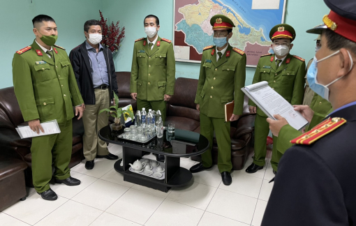 Đình chỉ sinh hoạt Đảng cùng mọi chức vụ của giám đốc, kế toán trưởng CDC Huế