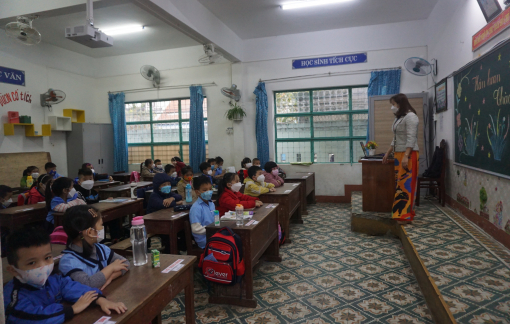 Học sinh tiểu học Đà Nẵng trở lại trường sau gần 1 năm ở nhà