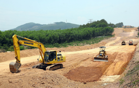 Phó thủ tướng yêu cầu cung cấp đủ vật liệu cho dự án cao tốc Bắc - Nam phía Đông