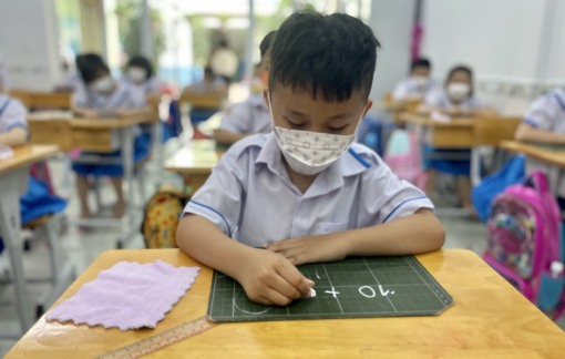 Không thể tùy tiện chuyển lớp học, trường học sang học trực tuyến