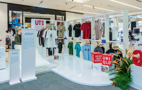 UNIQLO giới thiệu bộ sưu tập LifeWear Xuân/Hè 2022