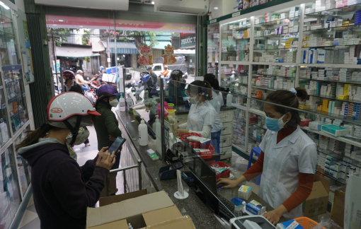 Đà Nẵng: Ca nhiễm COVID-19 tăng, y tế quá tải