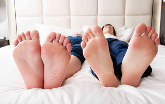 Đang gần gũi bỗng dưng... đứng hình