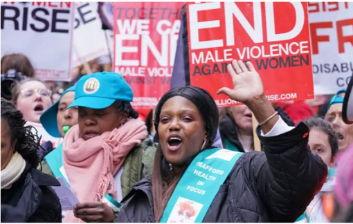 Anh: Phụ nữ và trẻ em gái kêu gọi chấm dứt bạo lực và hành vi sai trái của nam giới
