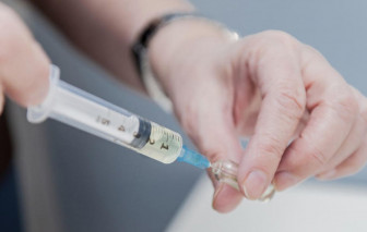 Trẻ đã tiêm vắc xin phế cầu phòng viêm phổi có cần tiêm vắc xin COVID-19?