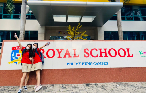 Gặp gỡ cặp chị em song sinh “học giỏi, đa tài” của Royal School