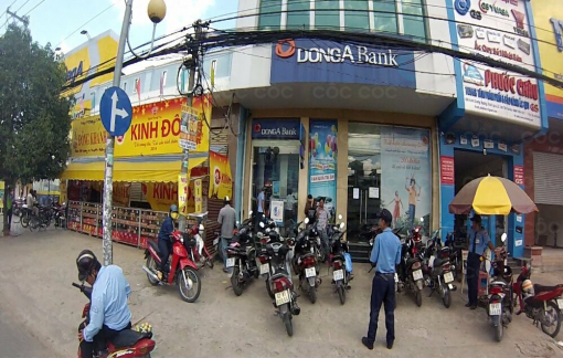 Truy tìm nữ giao dịch viên liên quan vụ chiếm đoạt tại ngân hàng Đông Á