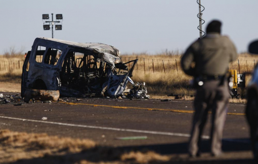 Mỹ: Cậu bé 13 tuổi lái xe gây tai nạn khiến 9 người chết